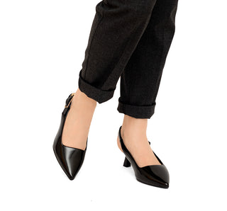 763001 Garrapata Zapatilla media Charol Negro