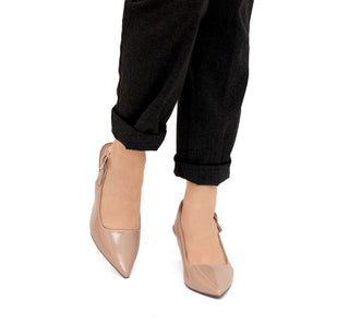 763001 Garrapata Zapatilla media Charol Beige