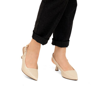 763001 Garrapata Zapatilla media Charol Blanco