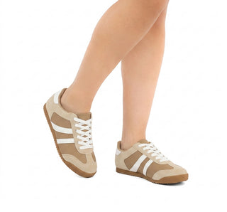 241007 Garrapata Tenis Sintético Beige