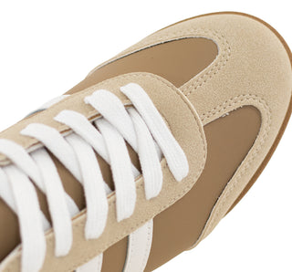 241007 Garrapata Tenis Sintético Beige
