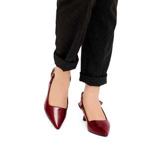 763001 Garrapata Zapatilla media Charol Vino