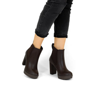 8-5566 Sarah studio Botin Reno Cafe