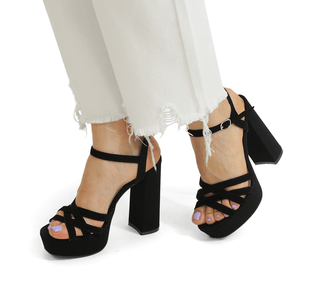 17302 Lady paulina Sandalia Nubuck Negro