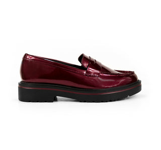 32902 Flexi Mocasin Charol Vino