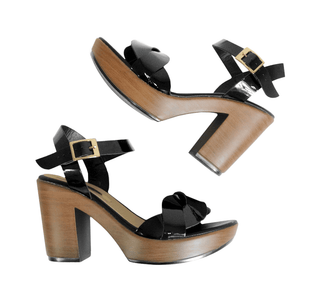 3734 Sando Sandalia Charol Negro